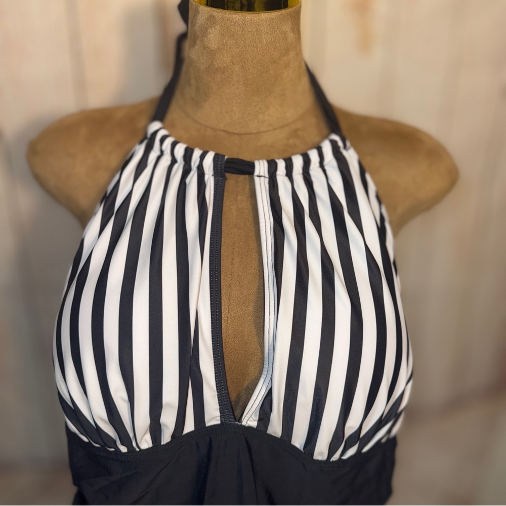 NWT Black and White Striped Tie Halter Women's One Piece Swimsuit-Aqua Eve 20W - Picture 2 of 4